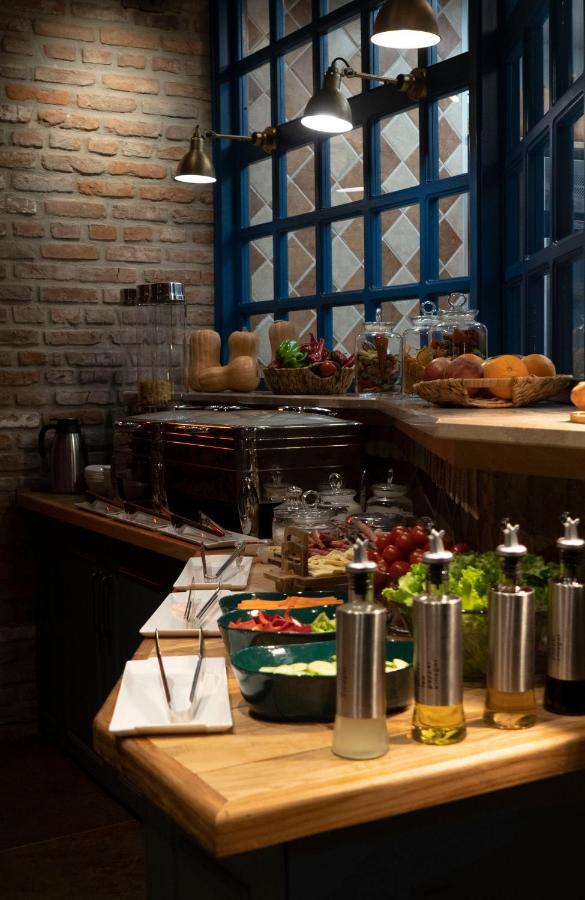 Grand Opera Hotel Kutaisi Dış mekan fotoğraf